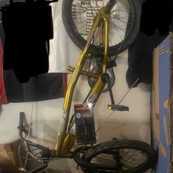 Mongoose Mountain Bike With Extra Peddles