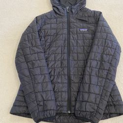 Patagonia Women’s Nano Puff Hoody Jacket Black Size Medium Primaloft Insulated.