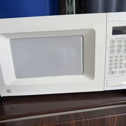 GE Microwave Oven