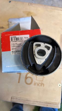 E30 BMW Rear Diff mount new