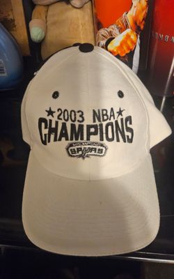 This vintage 2003 San Antonio Spurs NBA Champions Locker Room Hat