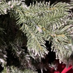 7 feet Christmas tree used one Christmas pre-lit LED with the Christmas bag for the tree. Only the bag was $40.03 parts. Take five minutes to put.