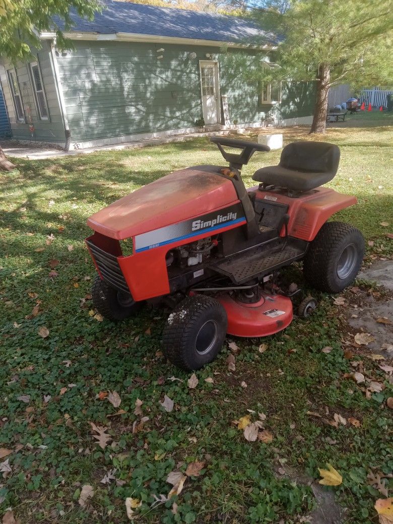 Simplicity Regent 12.5 HP 36 " Deck