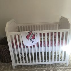 Convertible CRIB & Toddler Bed
