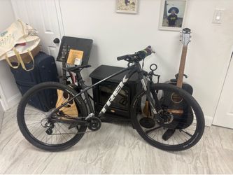 Trek marlin 5 29in large frame