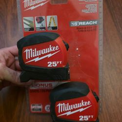 NEW 2-Pack of Milwaukee 25 ft Wide Blade Tape Measures 48-22-0425G 15’ Reach. New