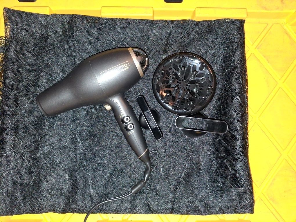InfinitiPro Conair 3 Attachments Plus Blowdryer