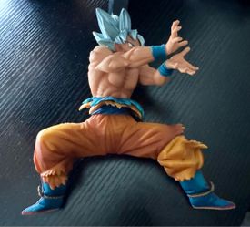 Goku Super Saiyan Blue Figure – Dragon Ball
