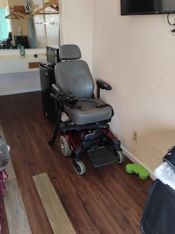 INVACARE PRONTO-M6