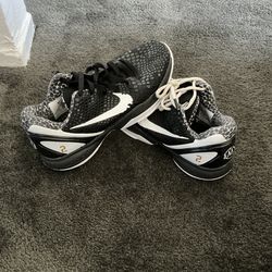 Kobe 6 Mambacitas ( size 9 )