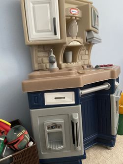Little Tikes Super Chef Kitchen Blue Cream for Sale in Boca