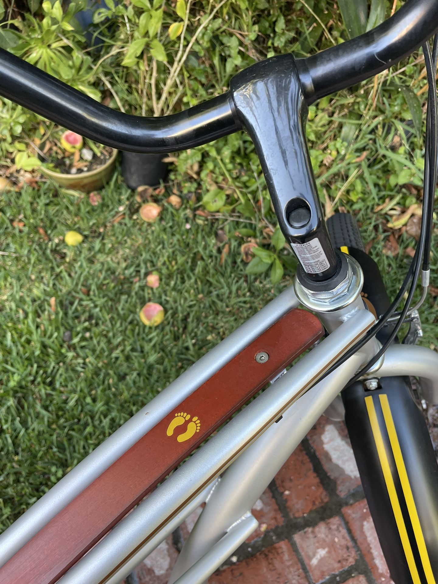 HANG—TEN 7 SPEED LIKE NEW 