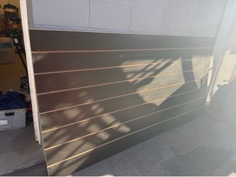 free 1 piece of Black Slatwall