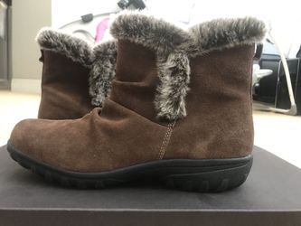 Kookaburra UGG Women’s boots, sz 11 Brand new never worn, brown with gray for lining