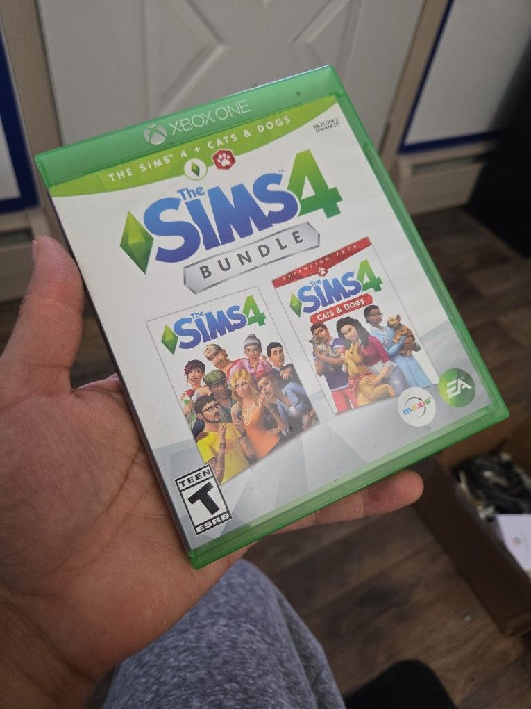 The SIMS 4 + Cats And Dogs Bundle Xbox One