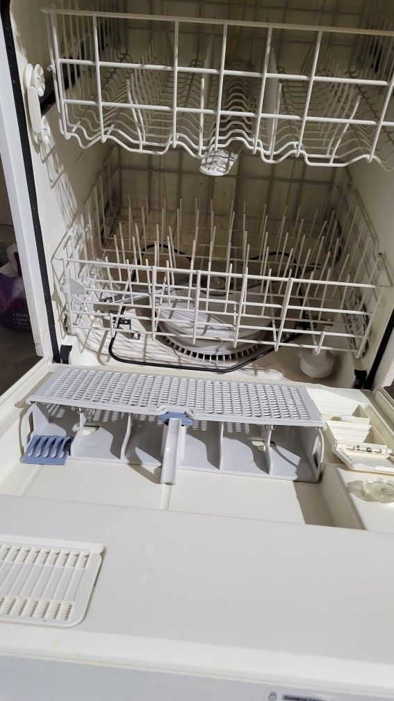Whirlpool Dishwasher for Sale in Issaquah, WA OfferUp