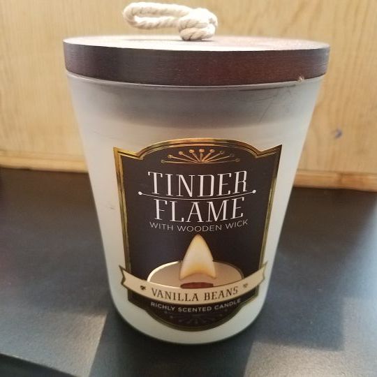 DW home Candle Tinder Flame Vanilla Beans