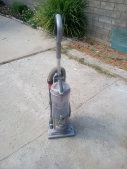 Good shark navigator vacuum in very clean good working condition comes with all attachments