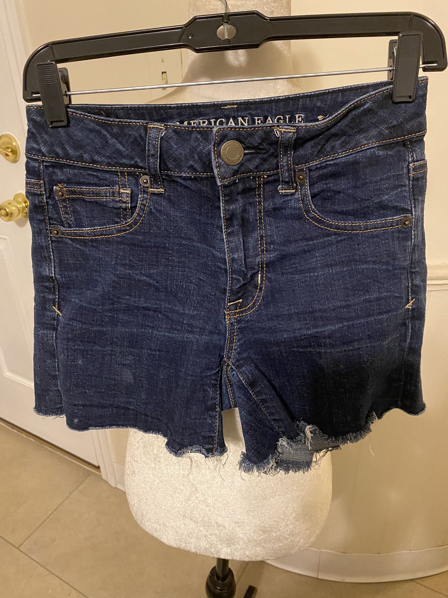 Like New American Eagle Outfitters Super Stretch Shorts Size 0