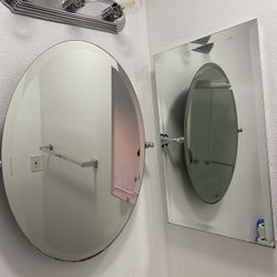 De Venta 4 Espejos 2 Son Medicine Gabinet Y 2 Ovalados Todo Por $60