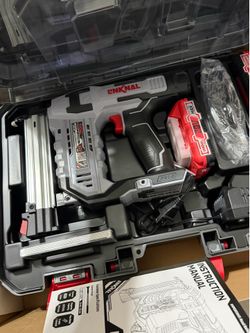 Brad nailer with battery