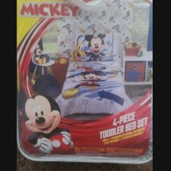 NEW DISNEY MICKEY MOUSE TODDLER OR CRIB SIZE 4 PIECE SET