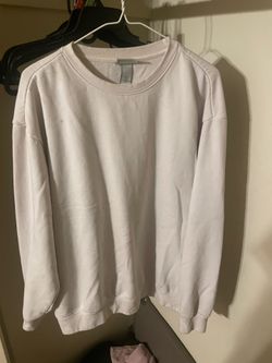White crew neck sweatshirt