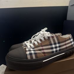 Burberry Shoes 