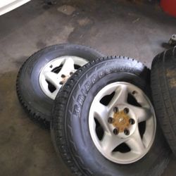 Toyota rims and tires 265/70r16 all 4