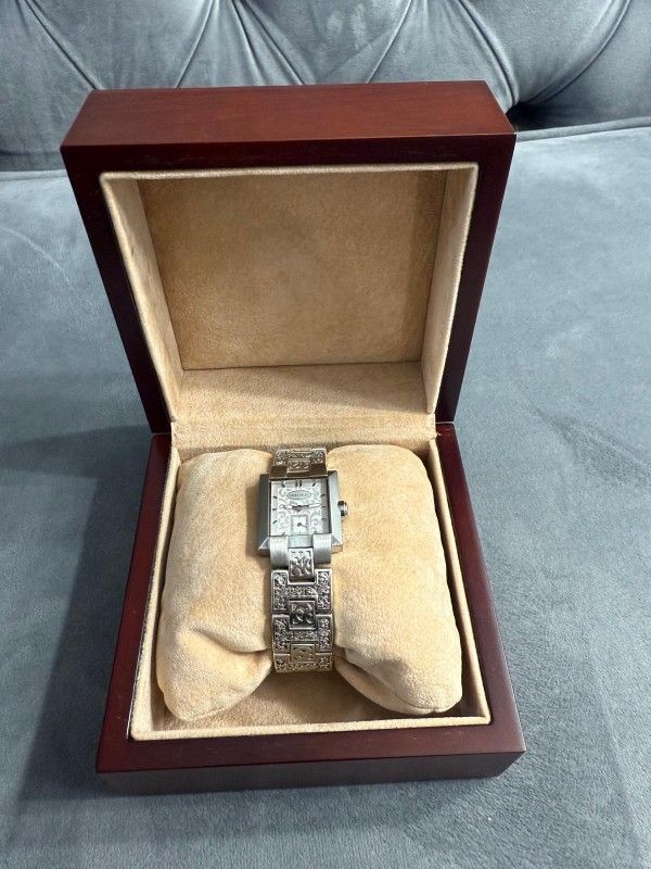 lois hill 925 sterling silver hand crafted women watch with brand new battery. (SELLS FOR OVER $2000)