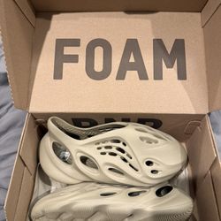 Yeezy Foam Runners 