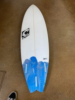 Surfboard 5’11” WRV Swallowtail 