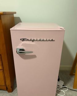Pink Retro Frigidaire Mini Fridge w/ Freezer – Cash or PayPal Only