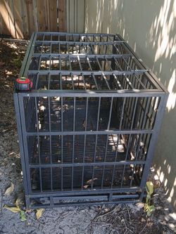 Heavy duty dog cage