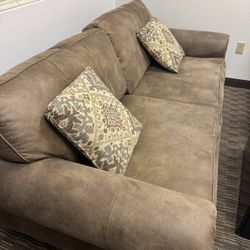 Sofa 1 Piece   Very Clean   