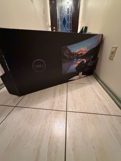 Dell UltraSharp 38 Curved USB-C Hub Monitor Moniteur central incurvé Dell 38 UltraSharp USB-C