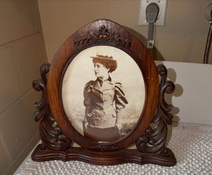 Beautiful Wood 5x7 Antique  Picture Frame with
