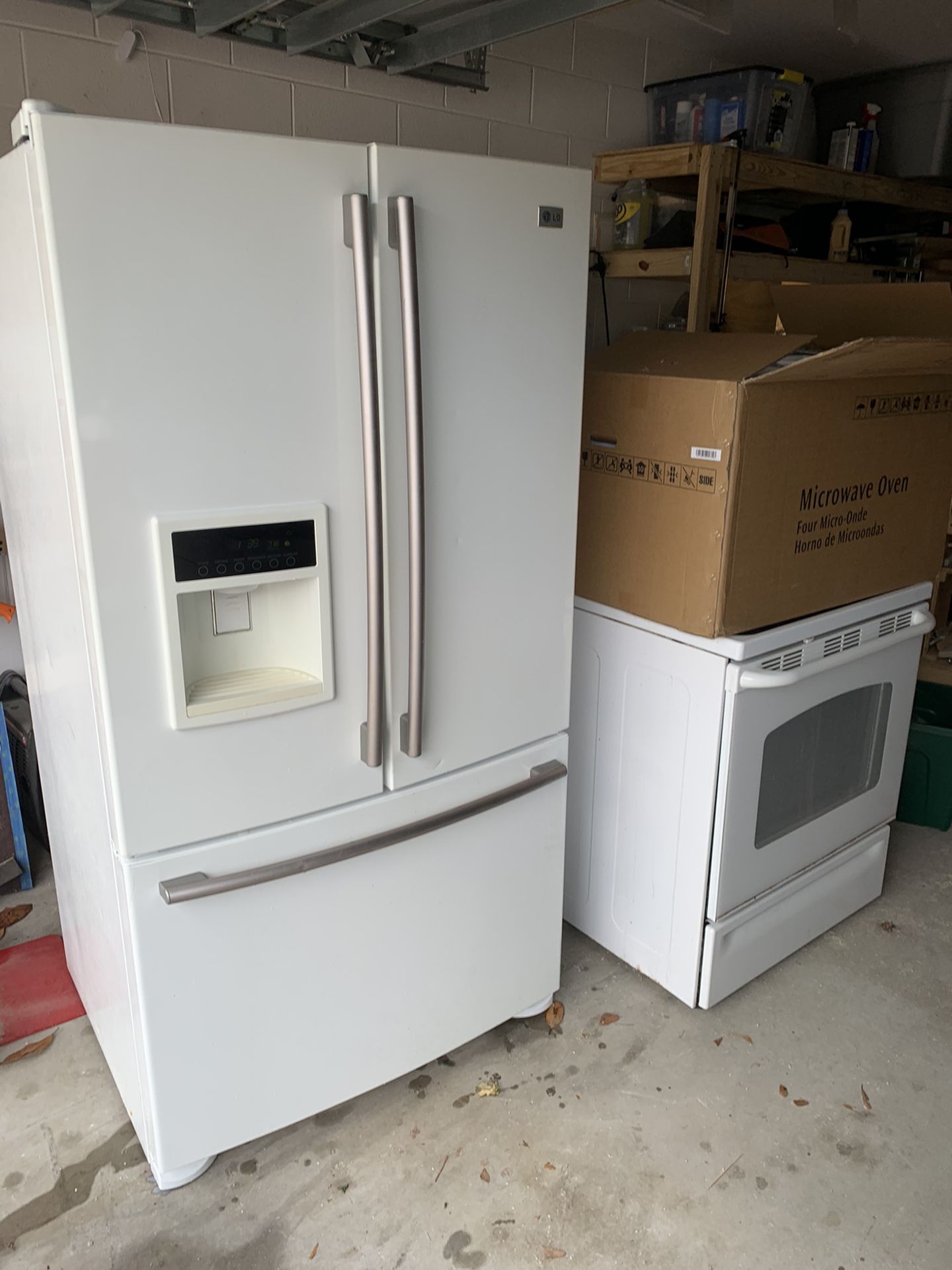 White kitchen appliances set