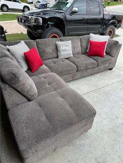 Amazing condition gray sectional couch !!