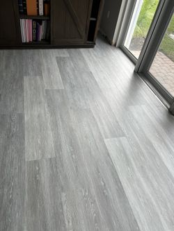Luxury Vinyl Flooring SPC Waterproof 100% Inc Mat And Labor
