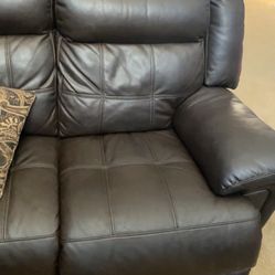 dual electric recliner w/ cord and usb ports