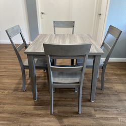 TABLE & 4 CHAIRS