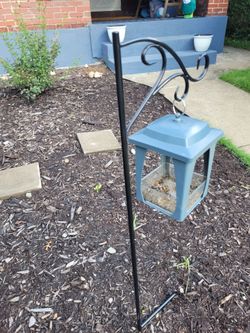 Shepherd's hook stand with lantern Bird feeder