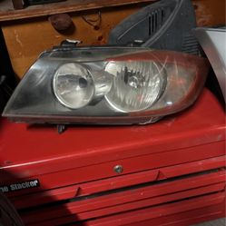 2008 BMW 328i Driver Side Headlight 