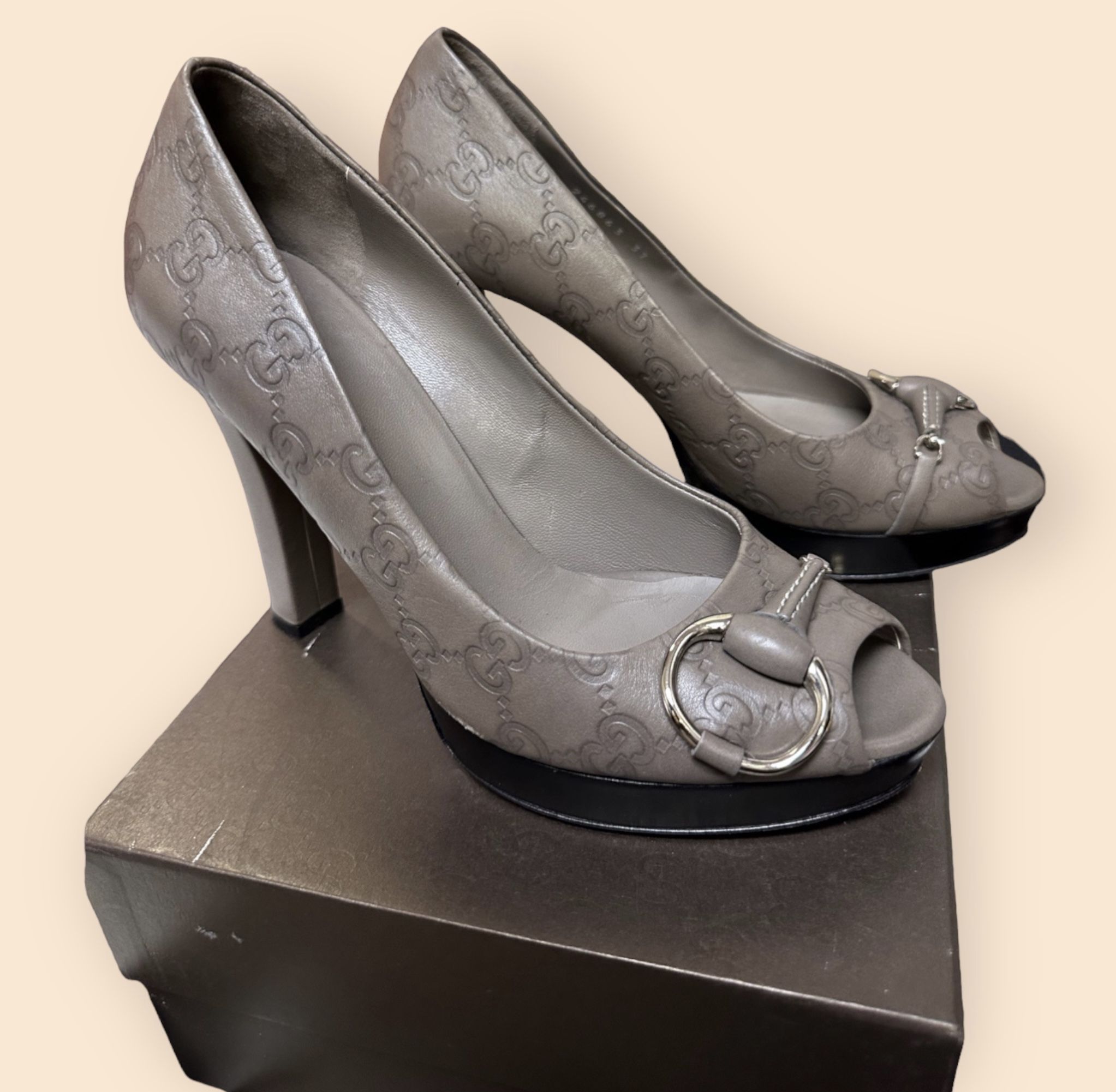GUCCI leather Pumps