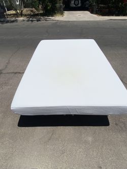 FREE DELIVERY: Full Size Memory Foam Bed