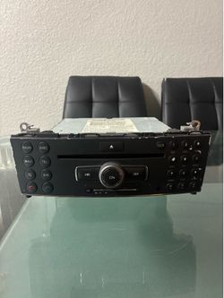 Mercedes Benz Radio Head Unit (W204)