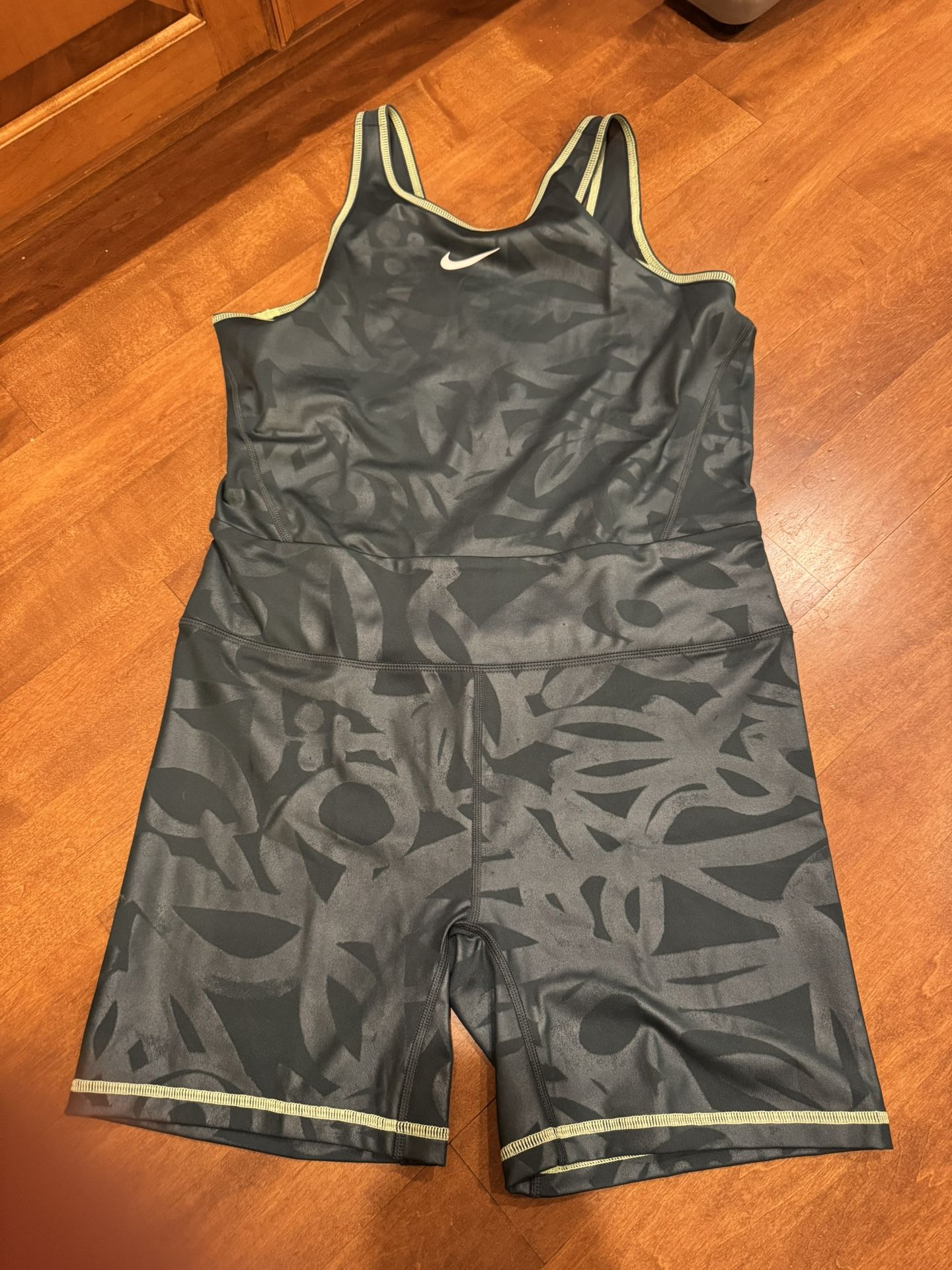 Woman’s Nike Romper New W Tags Shipping Available
