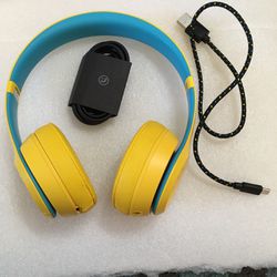 Beats by Dre - Beats Solo3 Wireless On-Ear Headphones - Yellow / blue - A1796.   In used good condition . Tested and working perfect .  Comes with Aux
