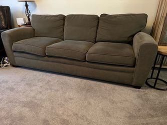 Comfortable Couch/sofa